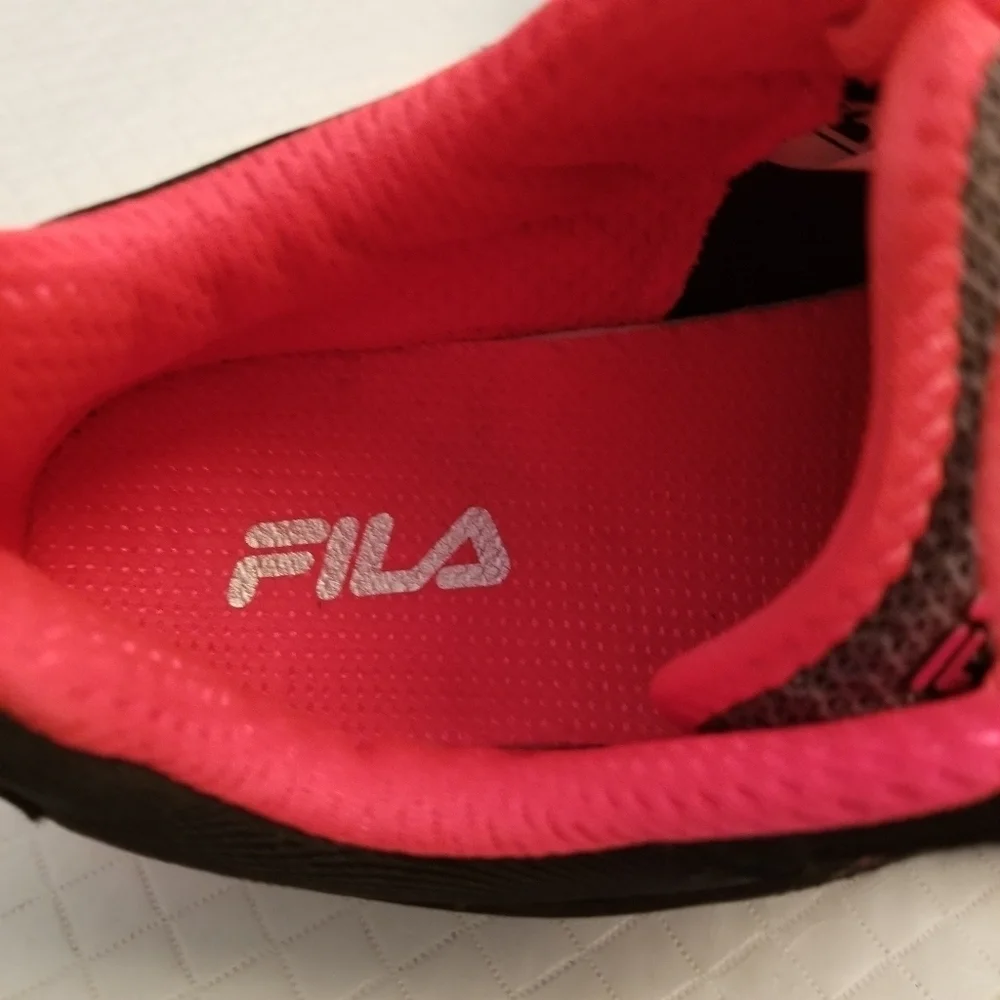 Fila Endurance EVO Cross Training Sneakers Womens Gray/Black/Pink Size 7